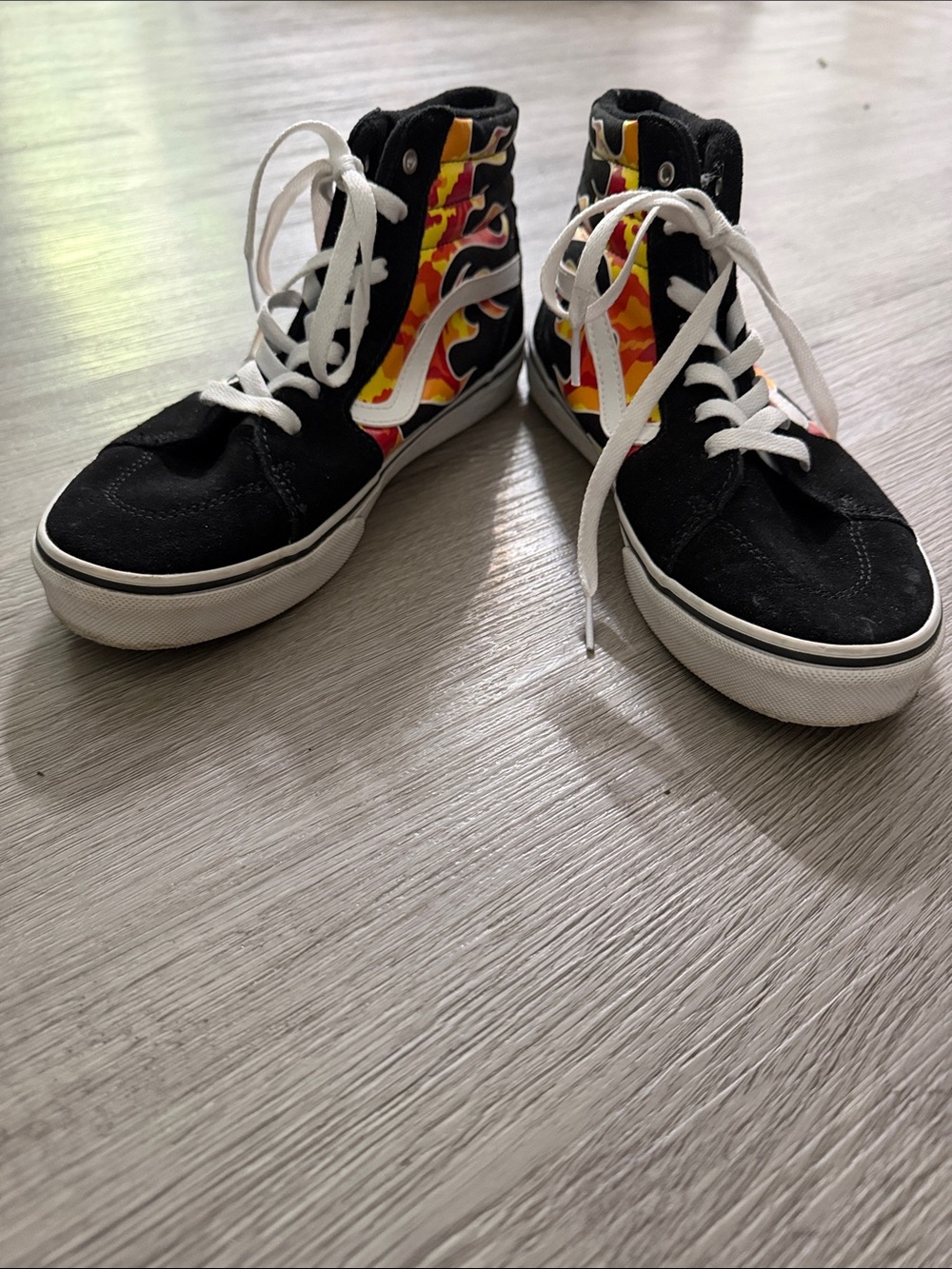 Vans Youth High-Top Sneakers in Black,Red, & Orange Camo Flame Sz 6 worn once